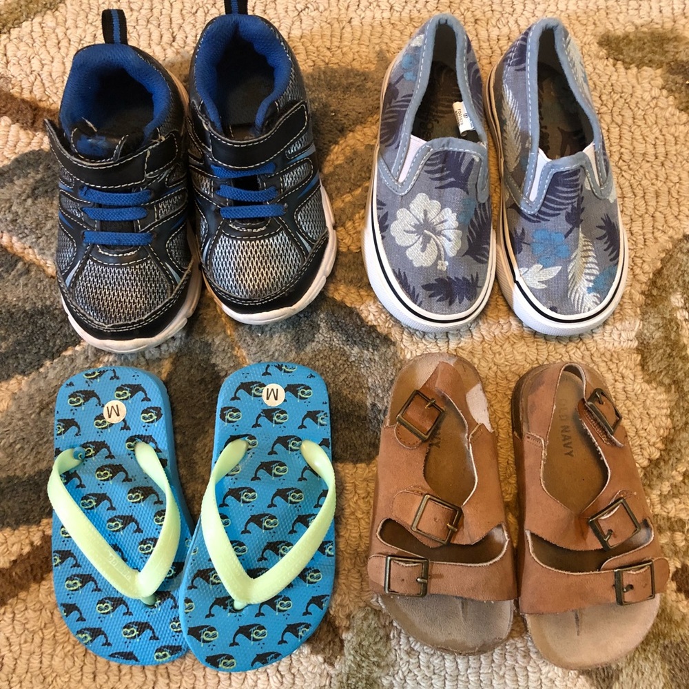 Lot of Boys 7-8 Shoes